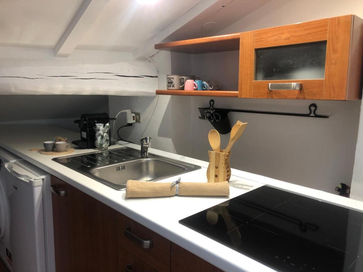 Il Tetto Fiorito Dell'isola Appartement
